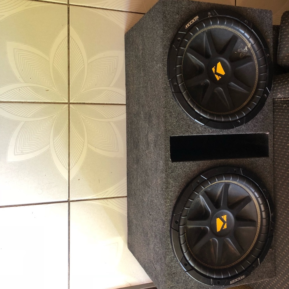 2 12s kickers comps ( or best offer )